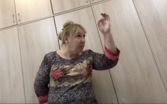 "Предатель и ублюдок": в России учительница задала ученику порку за опоздание на выступление к 23 февраля (видео)