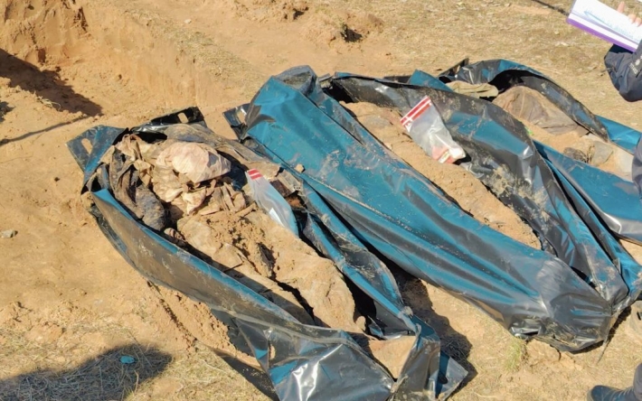 У Бородянці на Київщині знайшли нове поховання вбитих росіянами цивільних