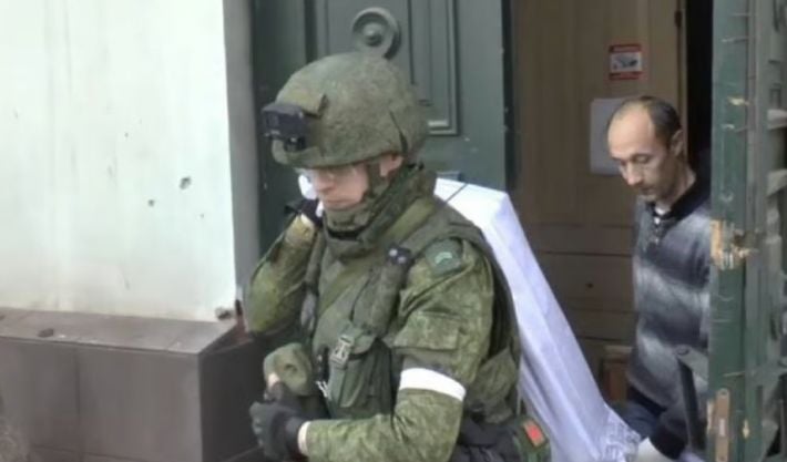 В Мелитополе российские военные ограбили квартиру в центре города