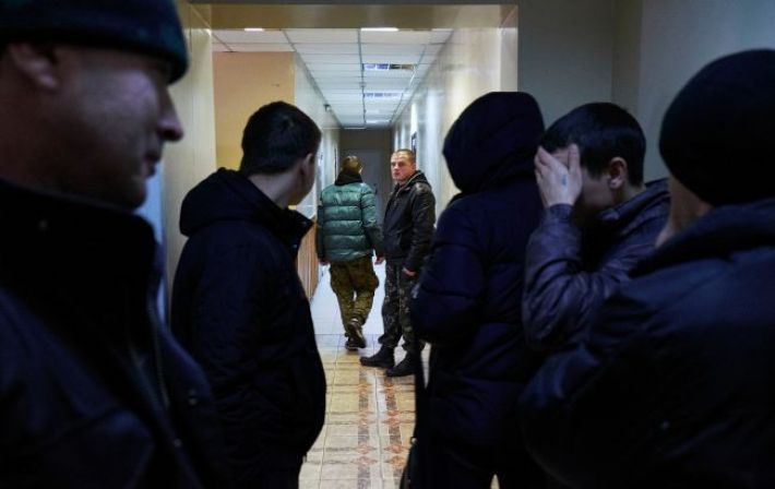 В Луганской области оккупанты срочно ставят на военный учет подростков, - ОВА