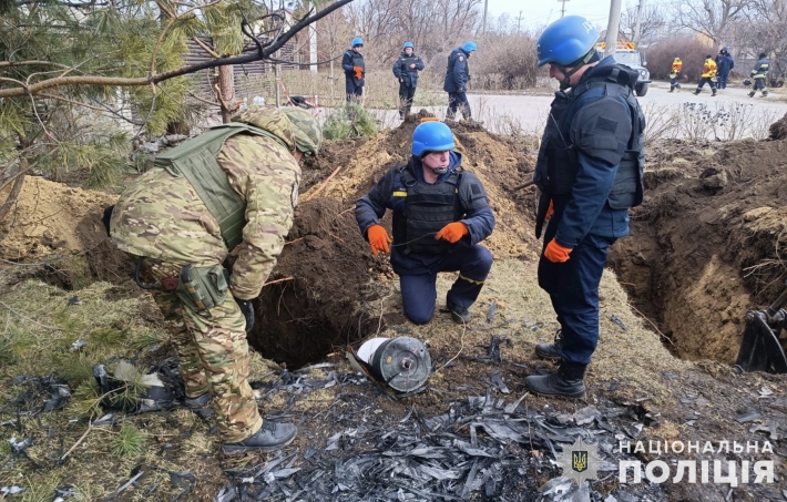 В Запорожье полицейские уничтожили боевую часть вражеского дрона-камикадзе
