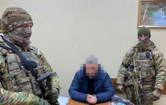 Схиляв владу Очакова до співпраці з ворогом та збирав дані про ЗСУ: затримано агента ГРУ