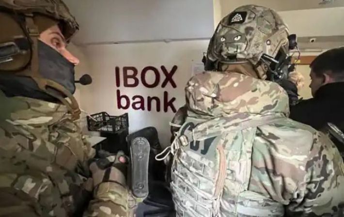 В офисах IBOX Bank проводят обыски, - источники