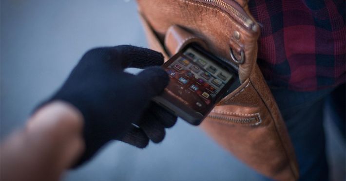 У Запоріжжі чоловік вкрав мобільний телефон: ФОТО злочинця