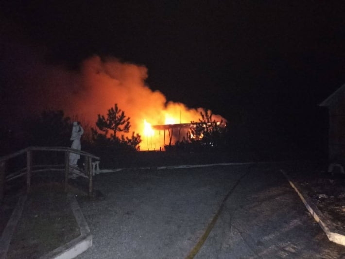 Вчера в Бердянске горел гостевой комплекс известной в городе предпринимательницы