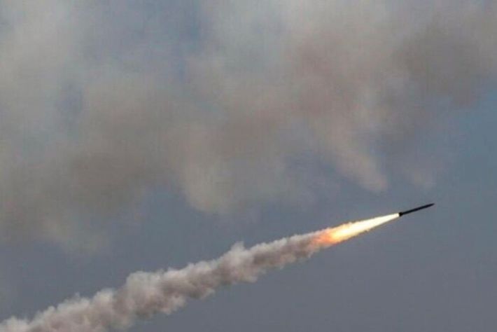 В Запорожье ракетами С300 враг обстрелял жилой массив