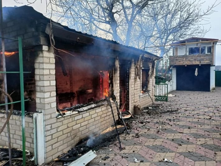 Оккупанты обстреляли жилые дома в Запорожской области