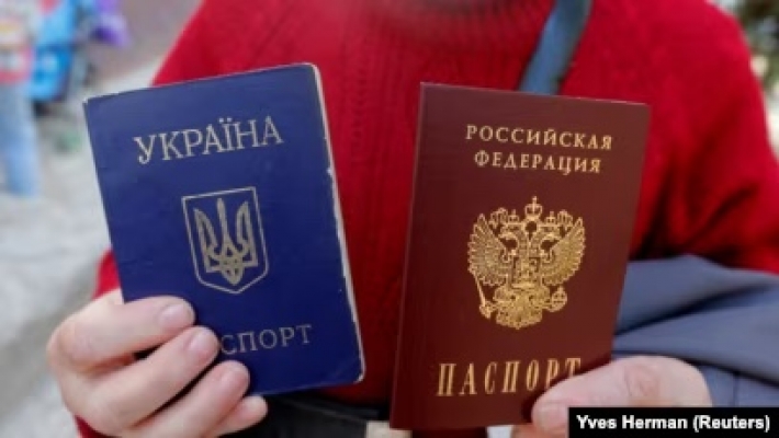 На окупованих територіях Запорізької області загарбники примушують отримувати російські паспорти