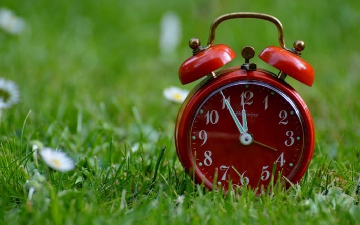 Когда в Украине переводят часы на летнее время 2023: точная дата