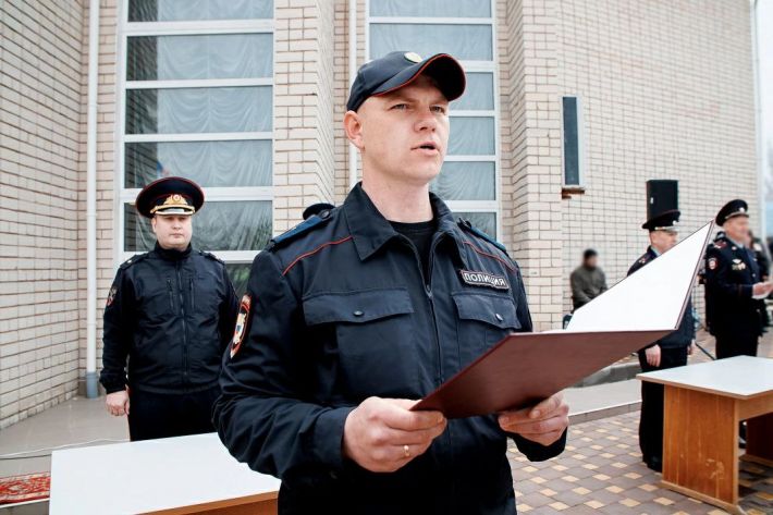 В Мелитополе российские пропагандисты засветили лица нескольких десятков новых полицейских-предателей (фото)