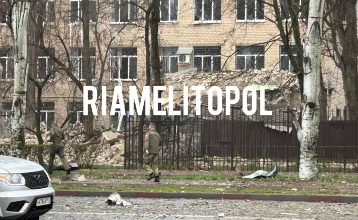 Появились первые фото с места взрывов в микрорайоне в Мелитополе (фото, видео)