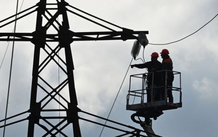 Более 24 тысяч потребителей Запорожской области остаются без электроснабжения