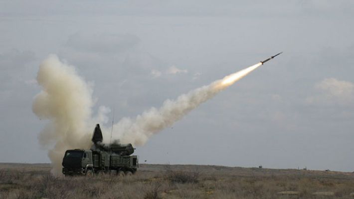 У Мелітополі рашисти обстріляли ракетами приватний сектор (фото)