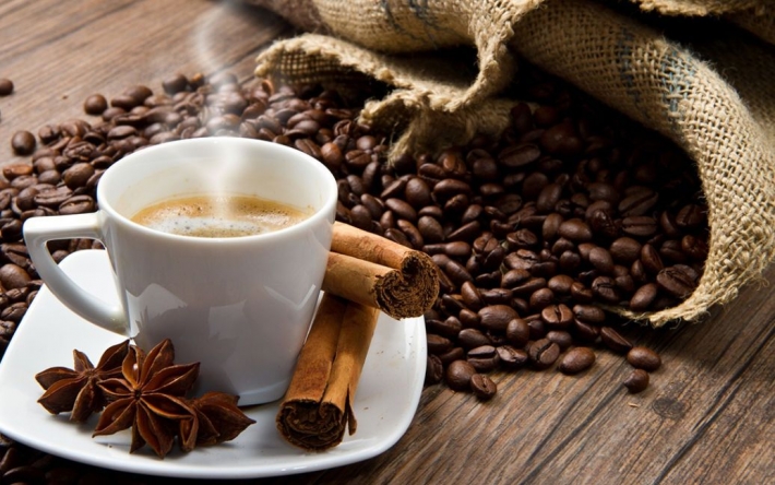 Чи можна пити каву за підвищеного тиску: відповідь експертів