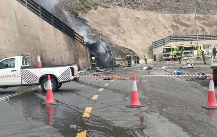 ДТП за участю автобуса в Саудівській Аравії: 20 людей загинуло, багато поранених