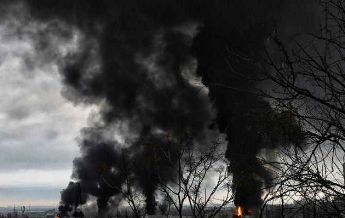 В России взорвался газопровод и начался сильный пожар: столб огня виден за километры