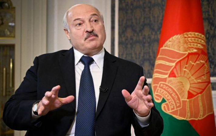 Попросил Путин? Лукашенко предложил прекратить боевые действия в Украине "с обеих сторон"