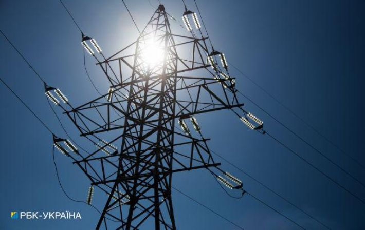В трех областях Украины завершили ремонт электросетей и отменили ограничения