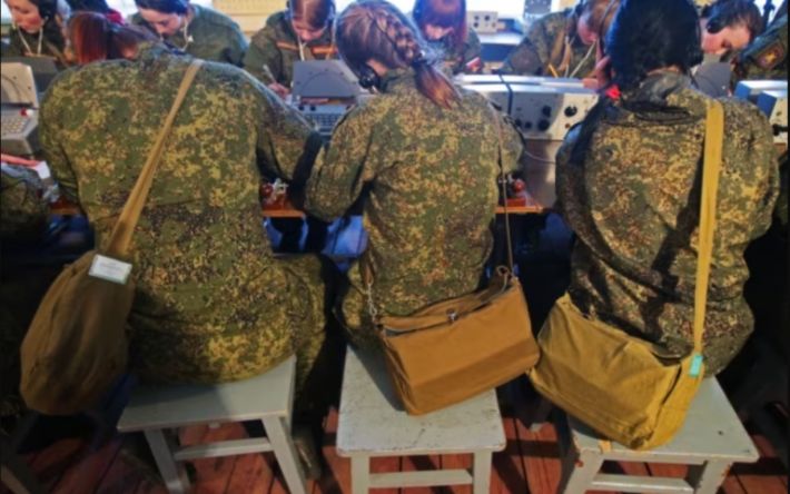 Стають "польовими дружинами": окупантка розповіла, як жінки в армії РФ змушені задовольняти командирів