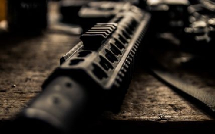 Во время игры пуля застряла в сердце: в Одессе заряженная винтовка выстрелила в грудь 7-летнему мальчику