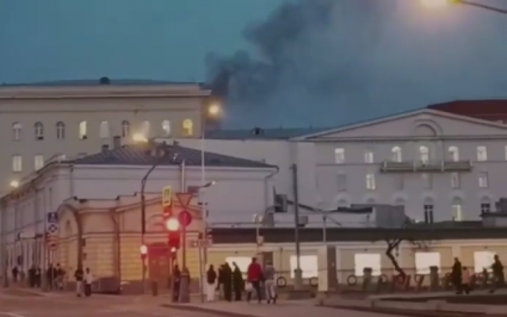 В Москве вспыхнуло здание Минобороны России (видео)