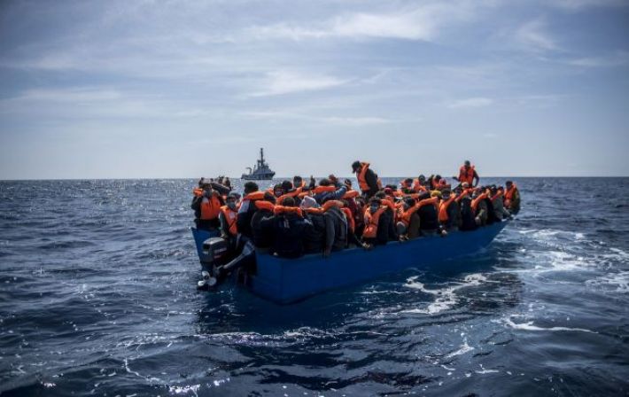 Берегова охорона Італії врятувала майже 600 мігрантів