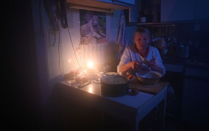 В декількох районах Криму зникло світло