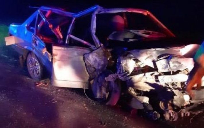 На Одещині п'яний підліток на легковику врізався у вантажівку: 17-річний пасажир загинув, 16-річний – травмований
