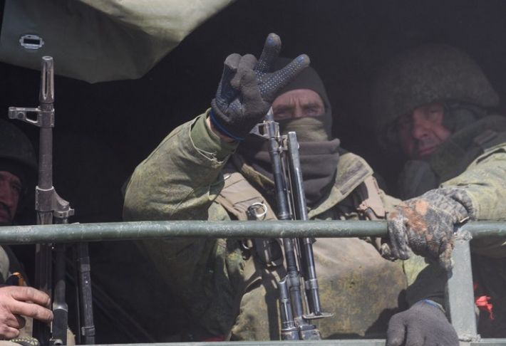 Под Мелитополем российские вояки спешно покинули морское побережье