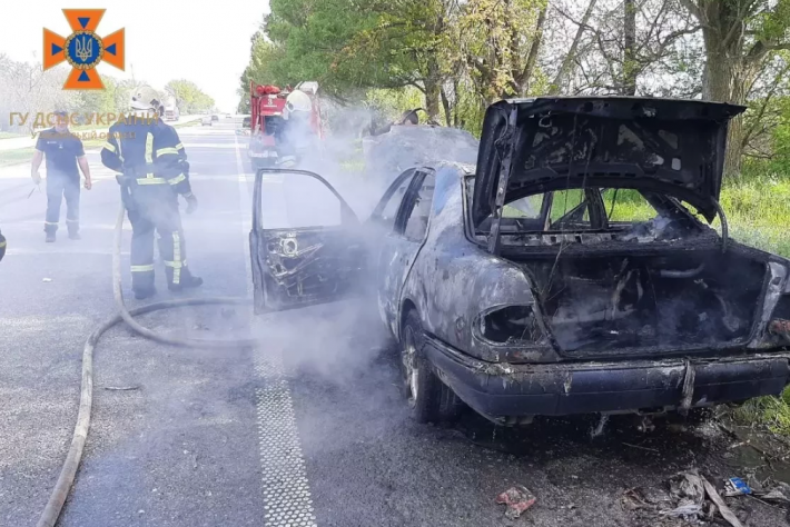 В Запорожском районе сгорел Mercedes