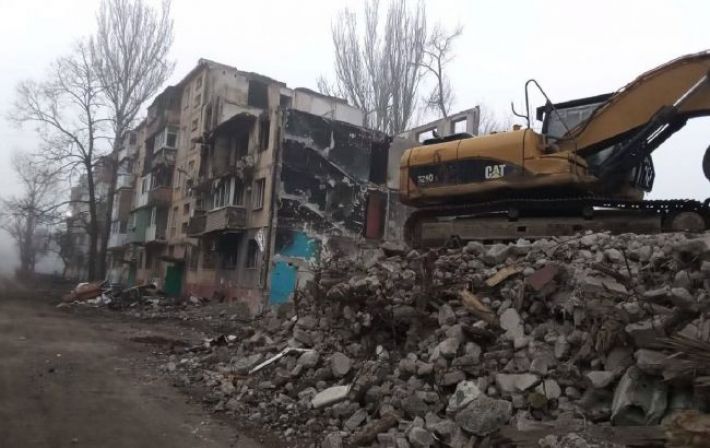 Российские военные уничтожили более 1100 домов в Мариуполе, - мэрия