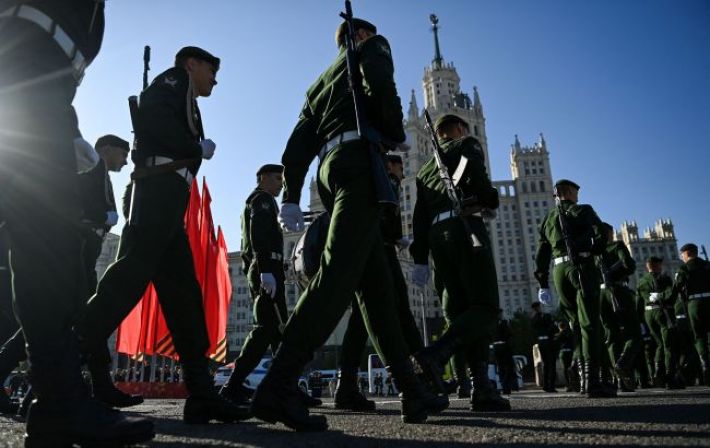 Британская разведка объяснила скромность парада в Москве на 9 мая