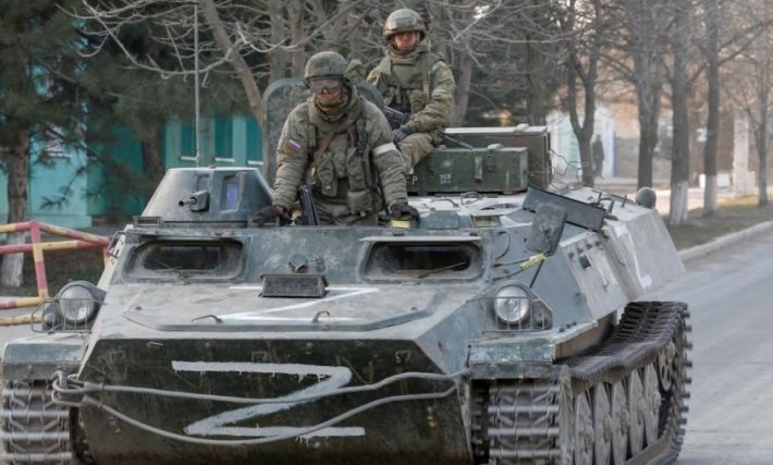 В Запорожской области оккупанты изымают автомобили и вывозят оргтехнику