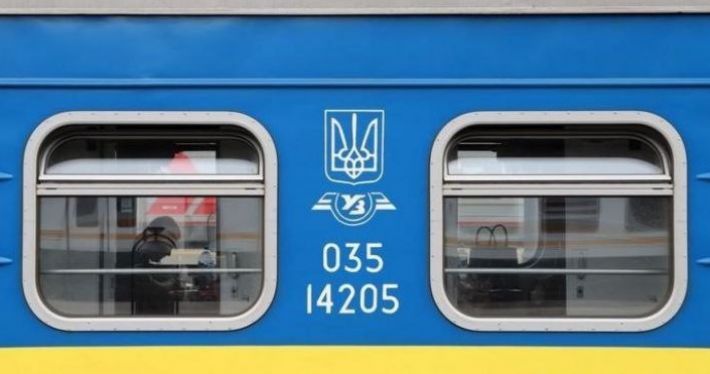 Поезд из Запорожья существенно задержится из-за удара по Хмельницкой области