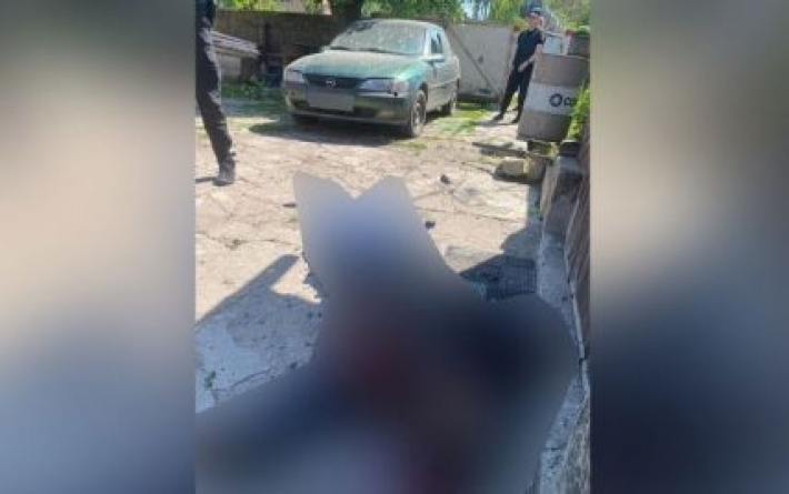 В Полтавской области мужчина застрелил трех человек: СМИ сообщают, что среди них — экс-мэр Лохвицы