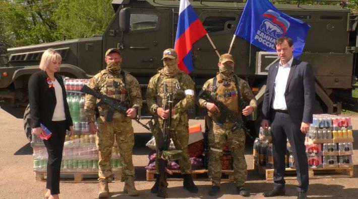 В Мелитополе известный бизнесмен пиарится на том, что кормит российских солдат (видео, фото)
