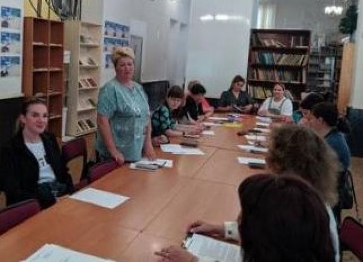Рашисты в Мелитополе раздали ЦУ библиотекам - новые "возможности" бьют ключом (фото)