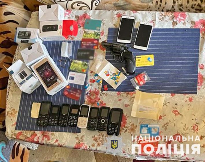 Полицейские разоблачили мошенника, который обманул тринадцать жителей Запорожья