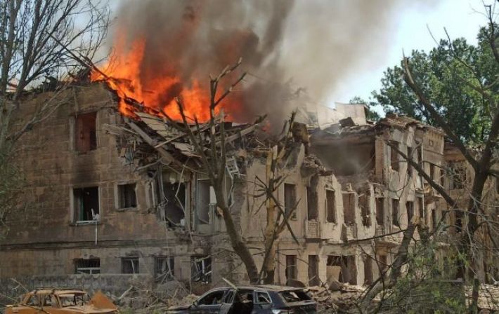 Из-за удара по Днепру есть погибший и много раненых: Зеленский показал видео последствий