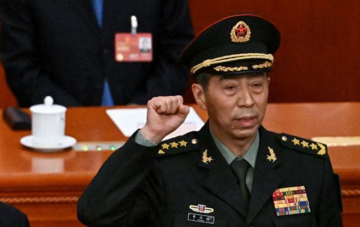 Китай отклонил просьбу США о встрече министров обороны
