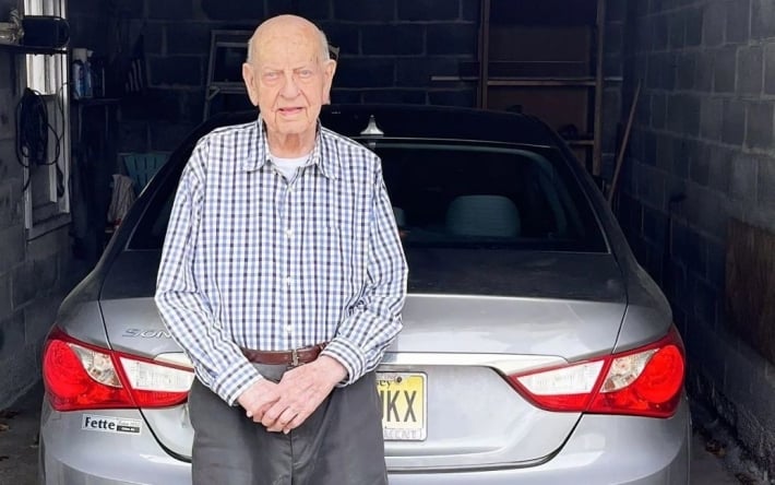 Пити молоко та рухатися: 109-річний чоловік, у якого нічого не болить, розкрив секрет довголіття