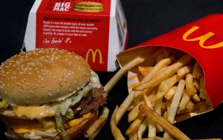 Мужчина питался только в МакДональдс и похудел на 26 кг за 100 дней: как ему это удалось