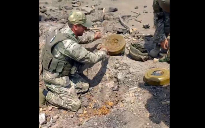 Вагнеровцы возле Бахмута вступили в бой с кадровыми военными РФ: Пригожин опубликовал рапорт