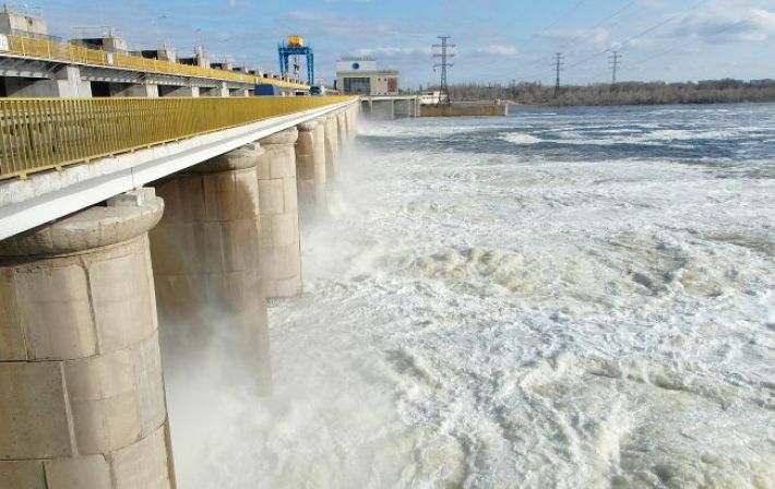 Как подрыв Каховской ГЭС повлияет на ЗАЭС и Крым: ответ "Энергоатома" и военных