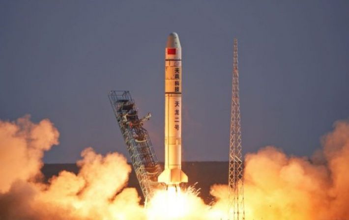 Китай запустил в космос ракету с экспериментальными спутниками