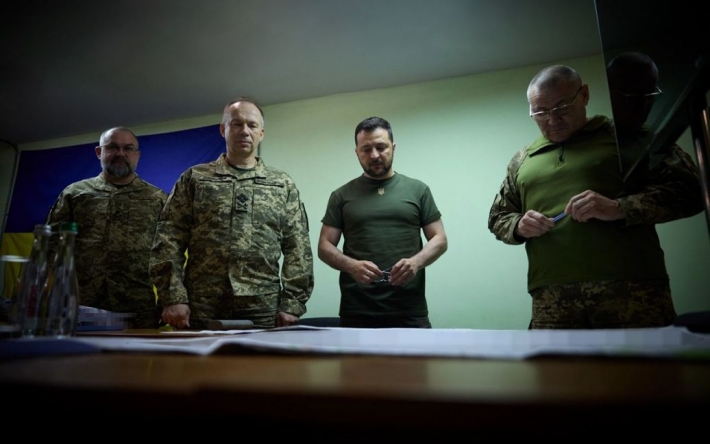 "Важлива зустріч": Зеленський провів нараду в військовим командуванням