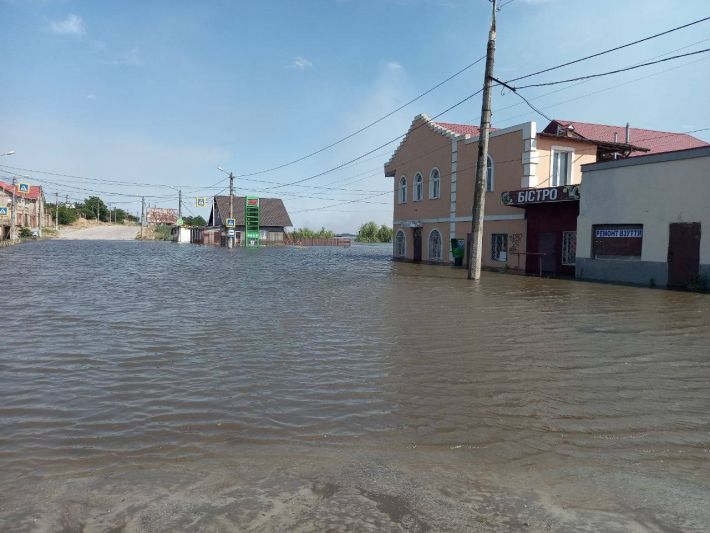 Волонтери з Мелітополя показали, як виглядає сьогодні Херсонська область після підтоплення (фото, відео)