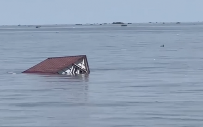 На Одещині фіксують наслідки екоциду: у морі – сміття та трупи тварин