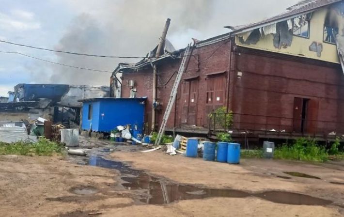 У російському Ярославлі сталася сильна пожежа на складі лакофарбових матеріалів