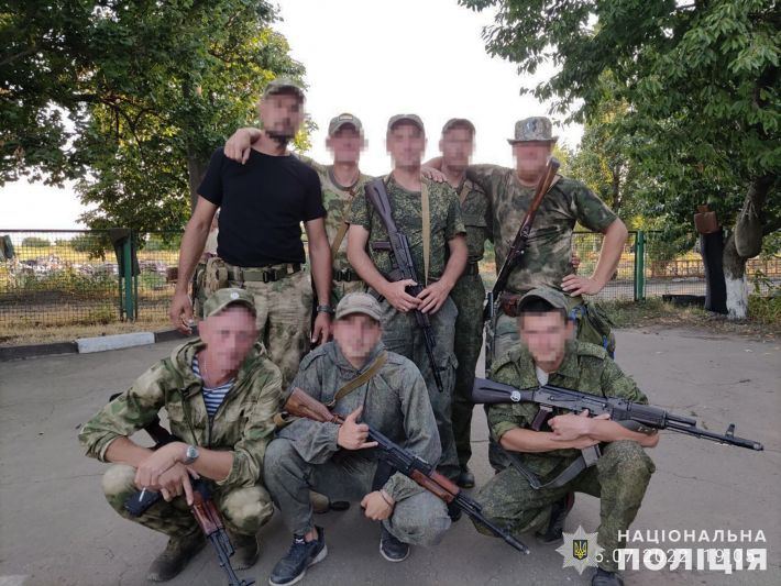 Полиция объявила о подозрении боевикам, которые издевались над мелитопольцами в Васильевке (фото)